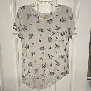Hollister Women’s Scoop Neck Pocket Tee – Size M